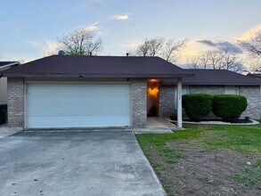 Building Photo - 15203 Beavers Run