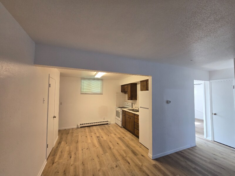 Foto principal - 704 E 14th St