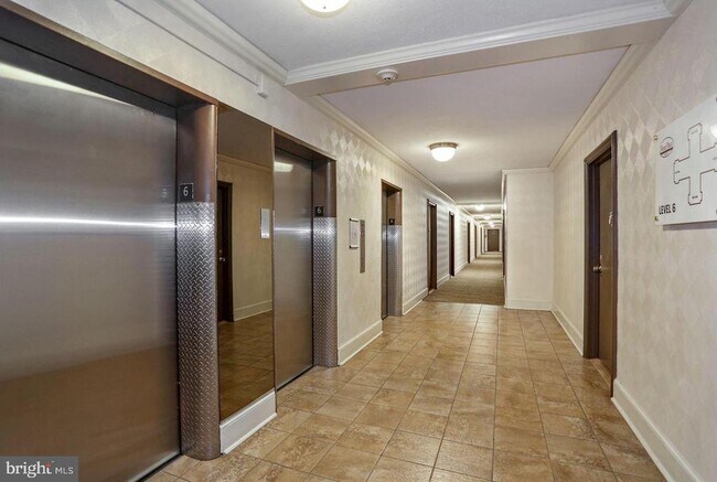 Foto del edificio - 1111 Arlington Blvd