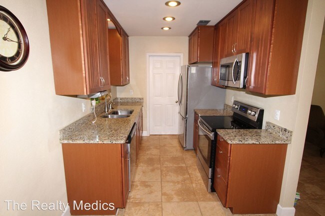 Foto del edificio - 2492 Brookshire Ave
