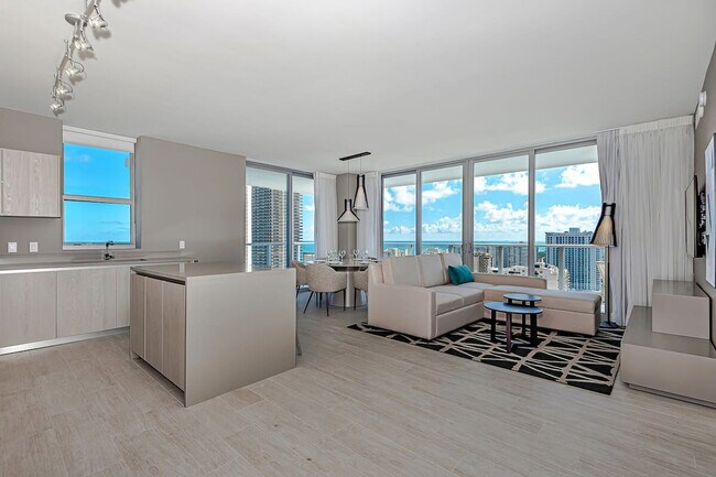 Building Photo - 4010 S Ocean Dr