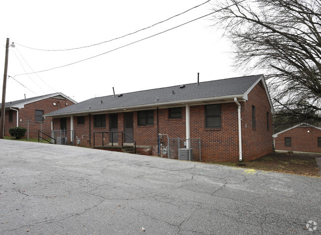 Building Photo - Drummond Village Apartments