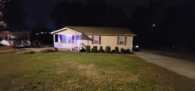 Foto del edificio - 4212 Midland Pike