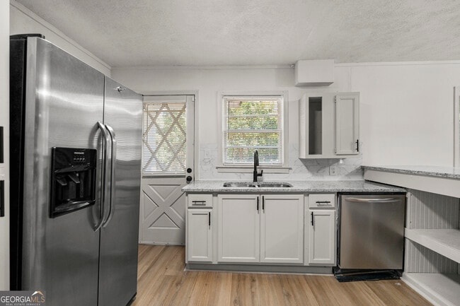 Foto del edificio - 72 Artillery Dr