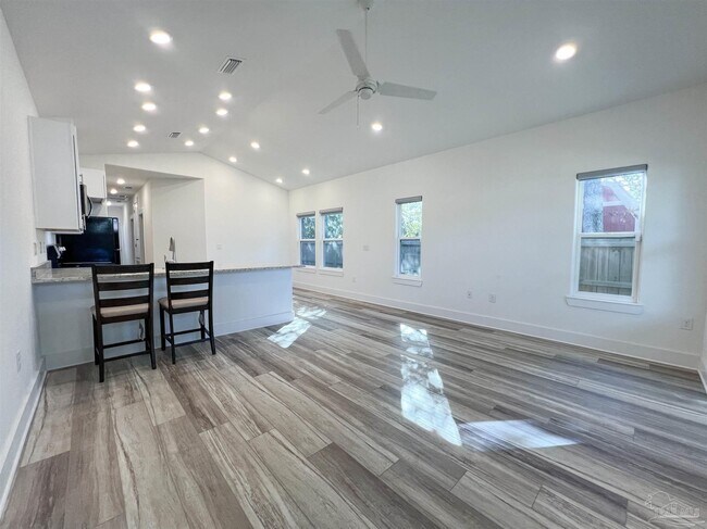 Building Photo - 2042 Americus Ave