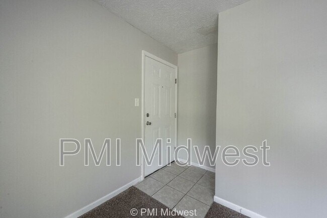 Foto del edificio - 6260 E 11th St