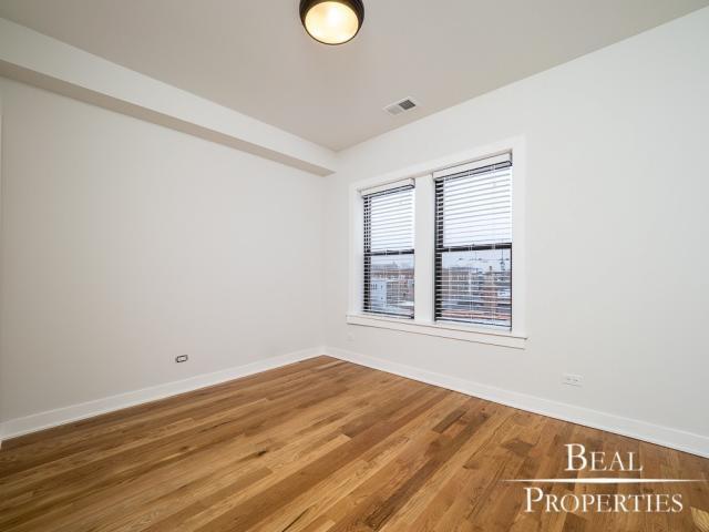 Building Photo - 2 bedroom in CHICAGO IL 60625