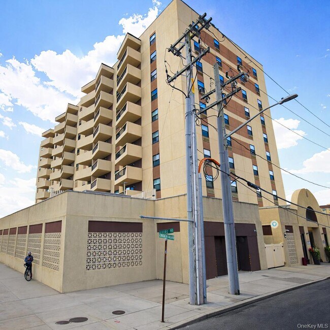 Foto del edificio - 360 Shore Rd