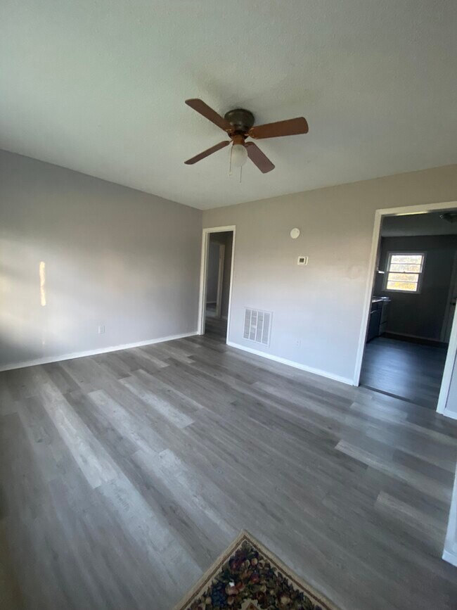 Foto del edificio - Fully renovated duplex - 109A Sador St.