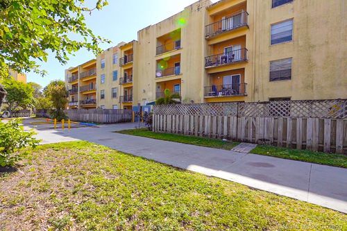 Building Photo - 5705 W 20th Ave