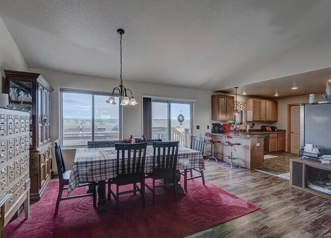 Building Photo - 22836 Gateway Dr