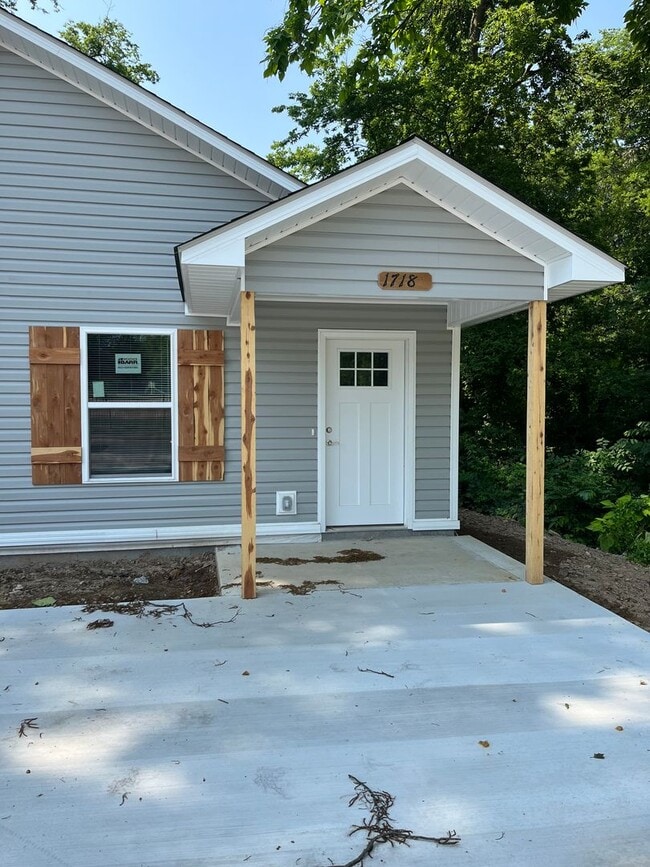 Building Photo - COX-POPLAR ST