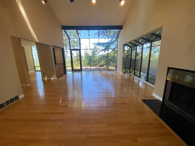 Foto del edificio - Mercer Island modern house W/a finished MIL APT  For Rent