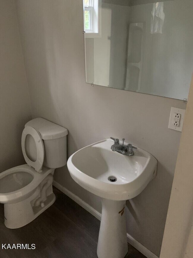 Building Photo - 3632 Mc Donald Rd SE