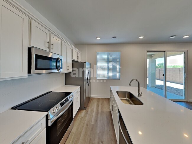 Foto del edificio - 6138 W Calle Lingo