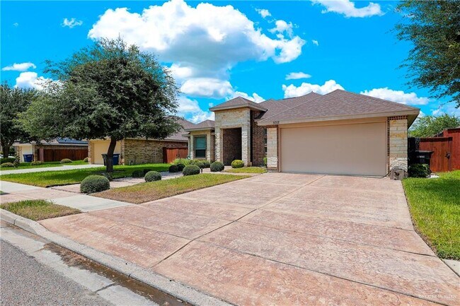 Foto del edificio - 28 Sycamore Ave