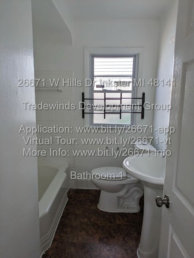 Building Photo - 26671 W. Hill 3bed/1bath with great back y...