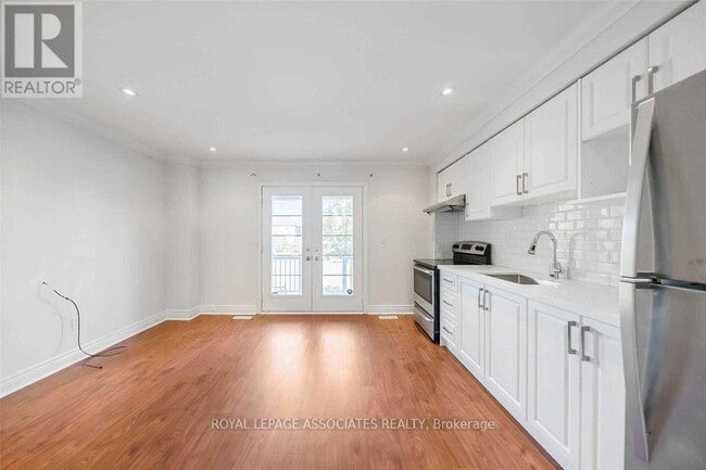 Building Photo - 33 Talbotshire St