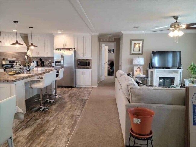 Building Photo - 2808 Halite Bend