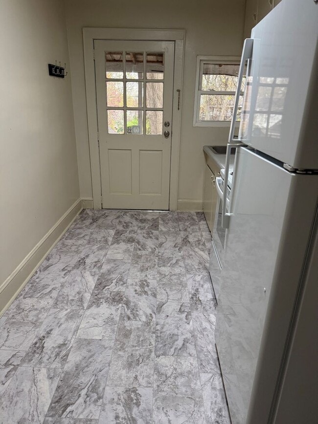 Photo - Cute cozy 1 bedroom 1 bathroom -Move In Special $500 off first full month Apartment