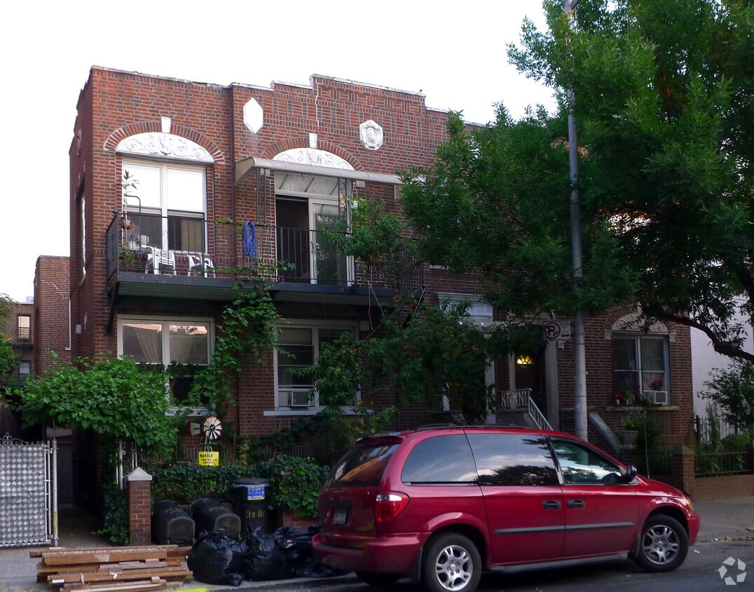 Primary Photo - 32-82 33rd St
