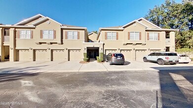 Building Photo - 3907 Summer Grove Way N