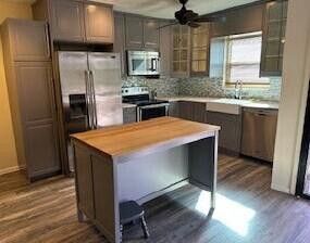 Foto principal - 2580 Barkley Dr E