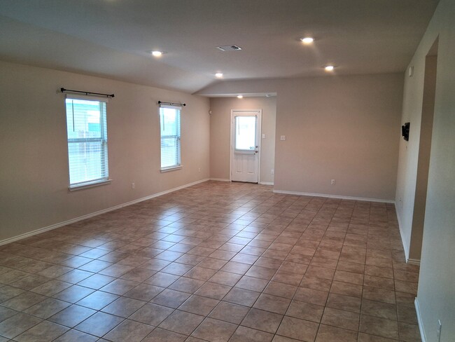 Building Photo - 1103 Rosa Parks Dr
