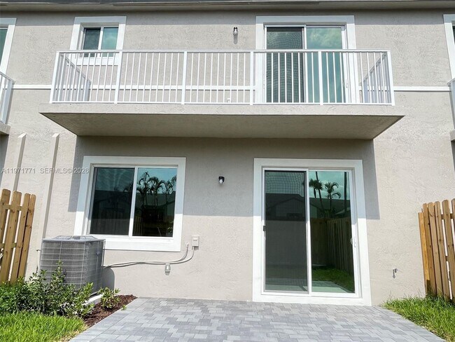 Foto del edificio - 1427 SE 7th Ter