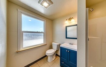 Building Photo - 1017 E Front St