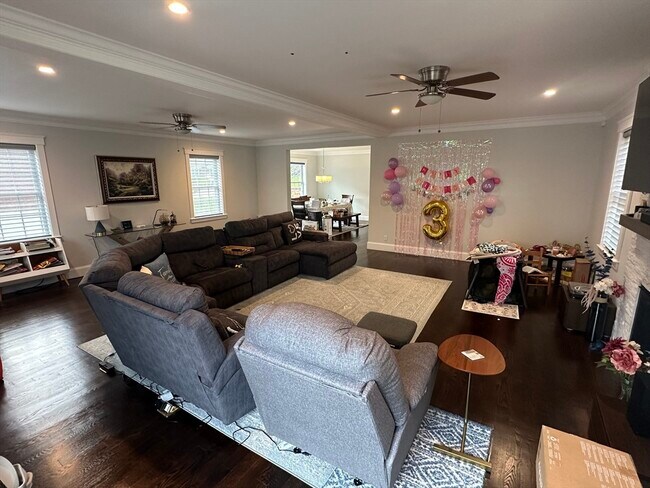 Foto del edificio - 53 Old Mystic St