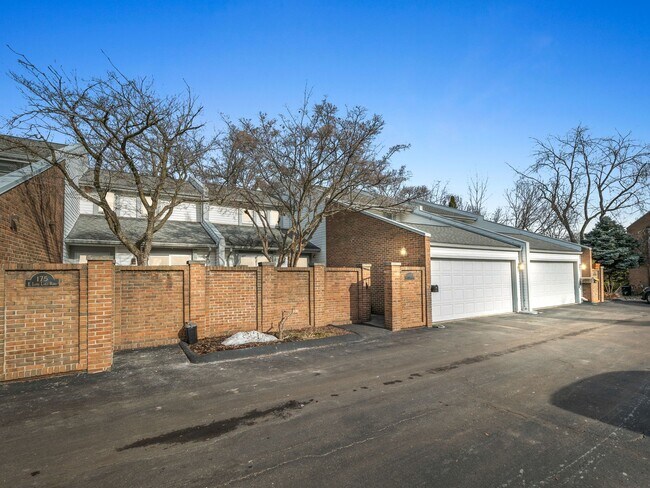 Foto del edificio - 177 E Long Lake Rd