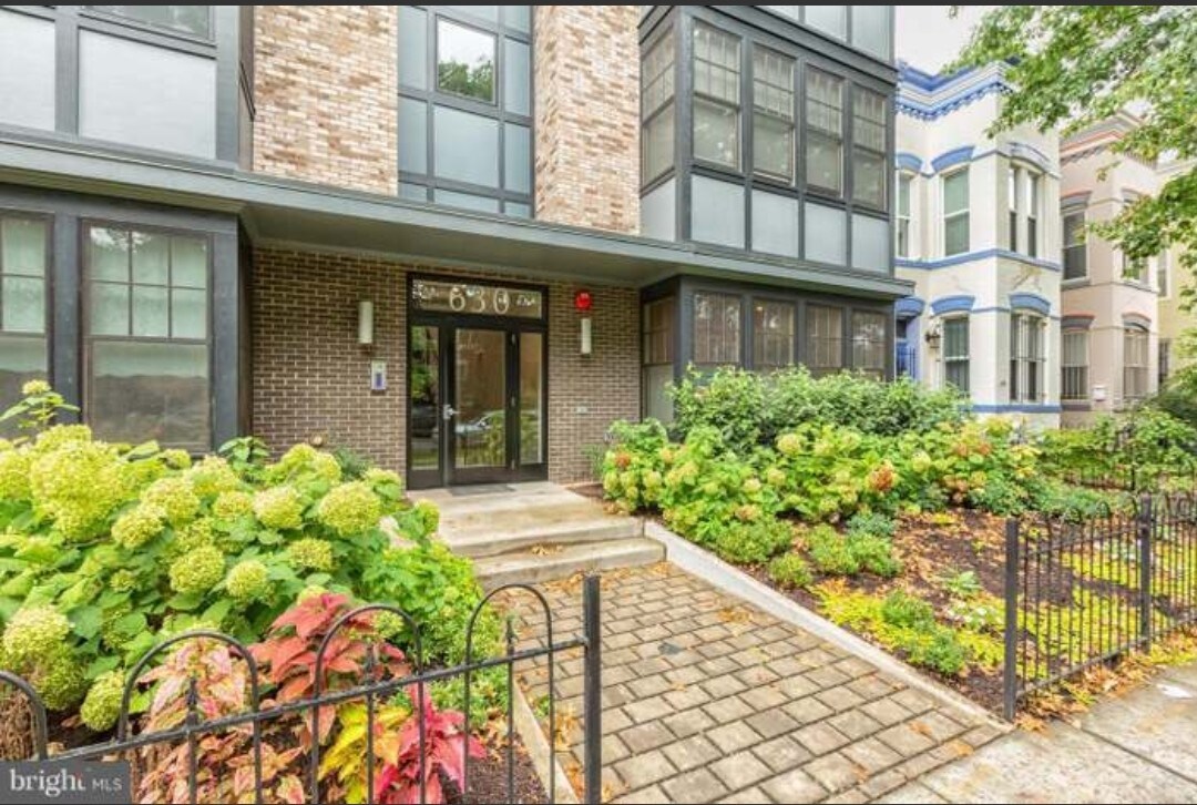 Foto principal - 630 14th St NE