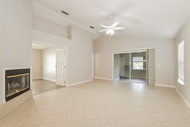 Building Photo - 31074 Lochmore Cir