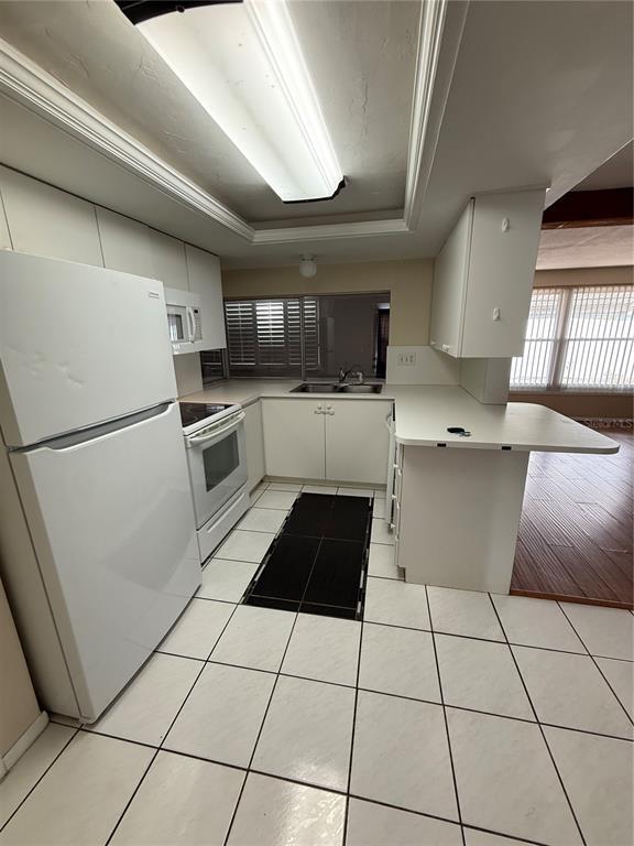 Building Photo - 4216 Hillsdale Dr