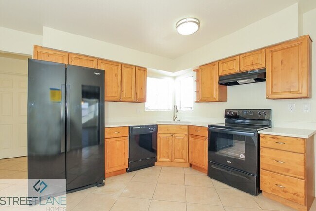 Building Photo - Charming 4 Bedroom in Glendale!