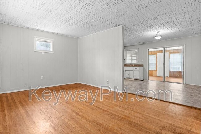 Building Photo - 3211 Alpine Rd