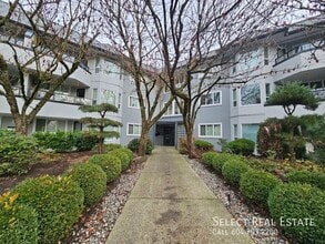 Building Photo - 2700 McCallum Rd