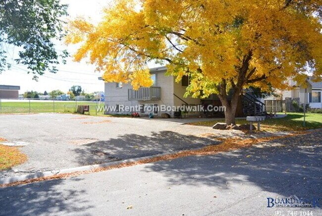Building Photo - 4637 Harman Dr