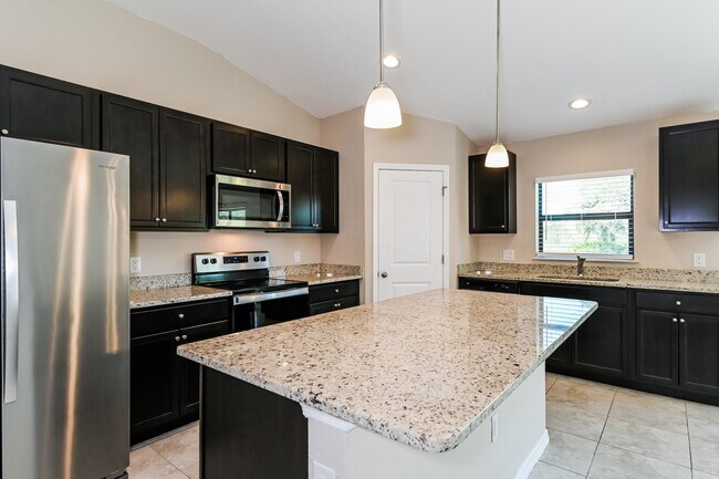 Foto del edificio - 3212 44th St W