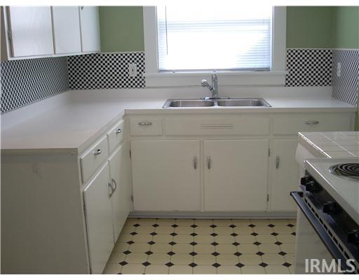Foto del edificio - 1117 E Bowman St