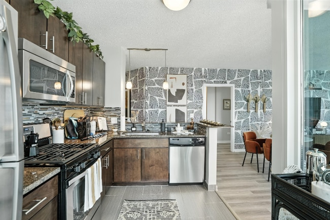 Photo - 355 E Ohio St Apartment