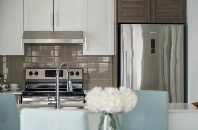 Building Photo - Kanata Lakes