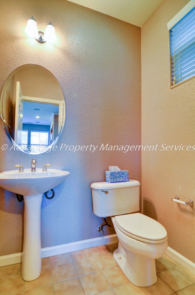 Building Photo - 6362 Gatwick Ct