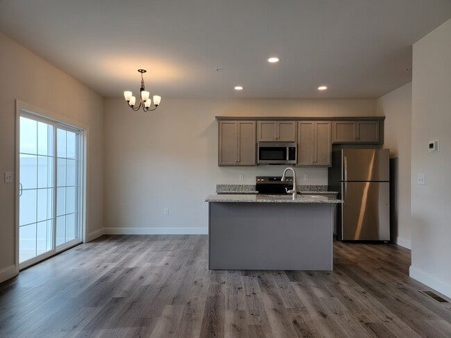 Building Photo - 109 Magnolia Dr