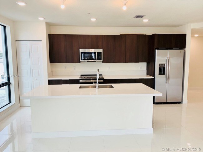 Foto del edificio - 4745 NW 84th St