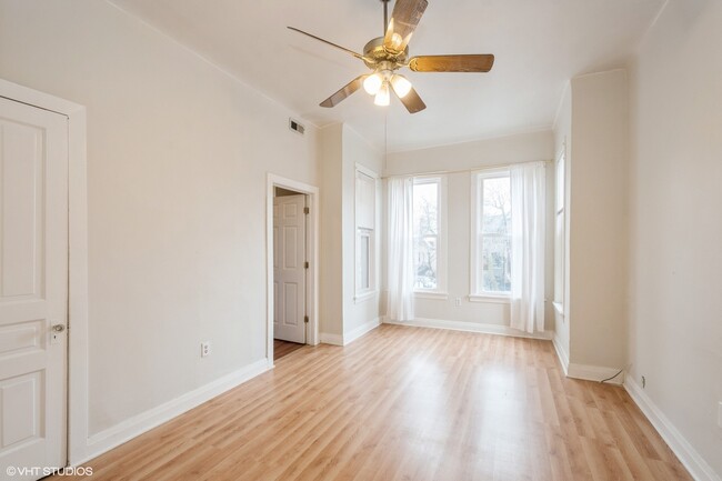 Building Photo - 1802 N Wilmot Ave