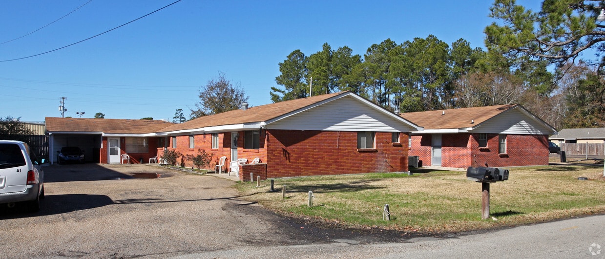 Primary Photo - 3413 Shamrock Ct