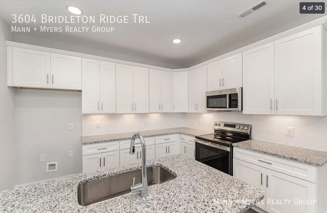 Foto del edificio - 3604 Bridleton Ridge Trail