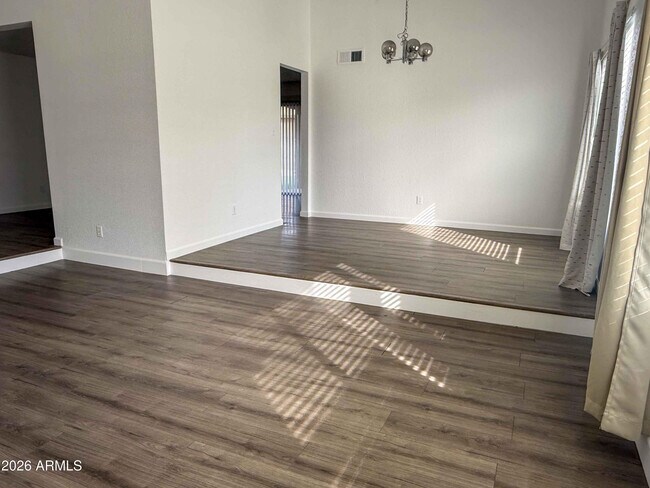 Foto del edificio - 16811 N 32nd Ave